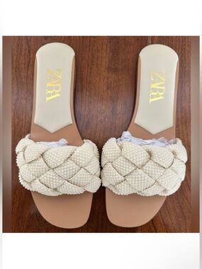 ZARA PEARL DETAIL WOVEN SLIDE SANDALS; GUC; Accepting Offers!